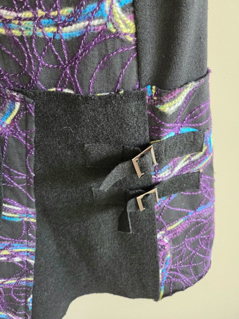 Papillon black/purple chain link pattern fabric tunic with asymmetric hem - Picture 5 of 12